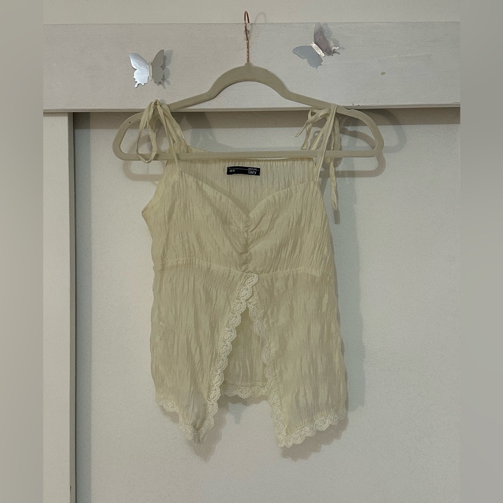 DAZY Cream cami top